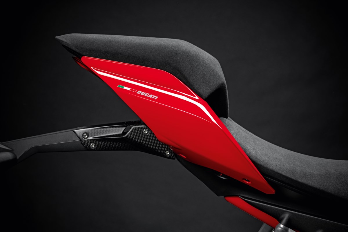 Hohe Beifahrersitzbank