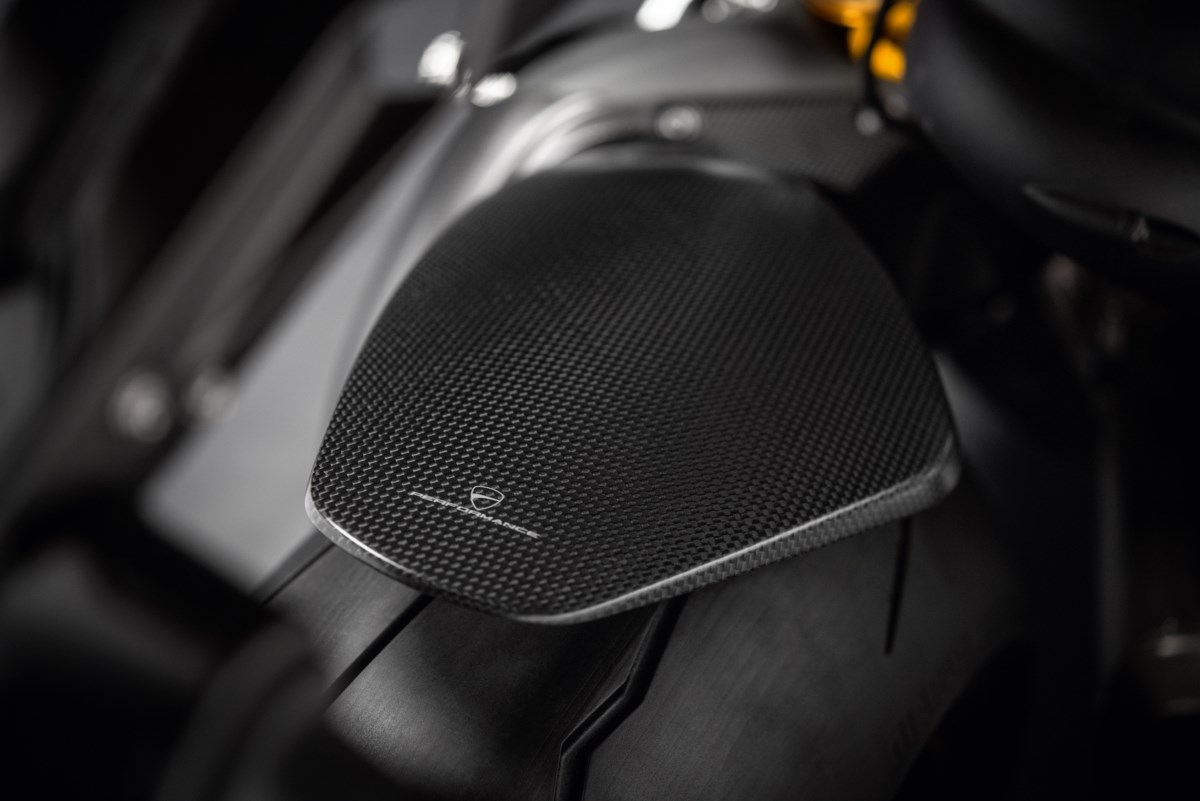 Hinterer Kotflügel aus Kohlefaser