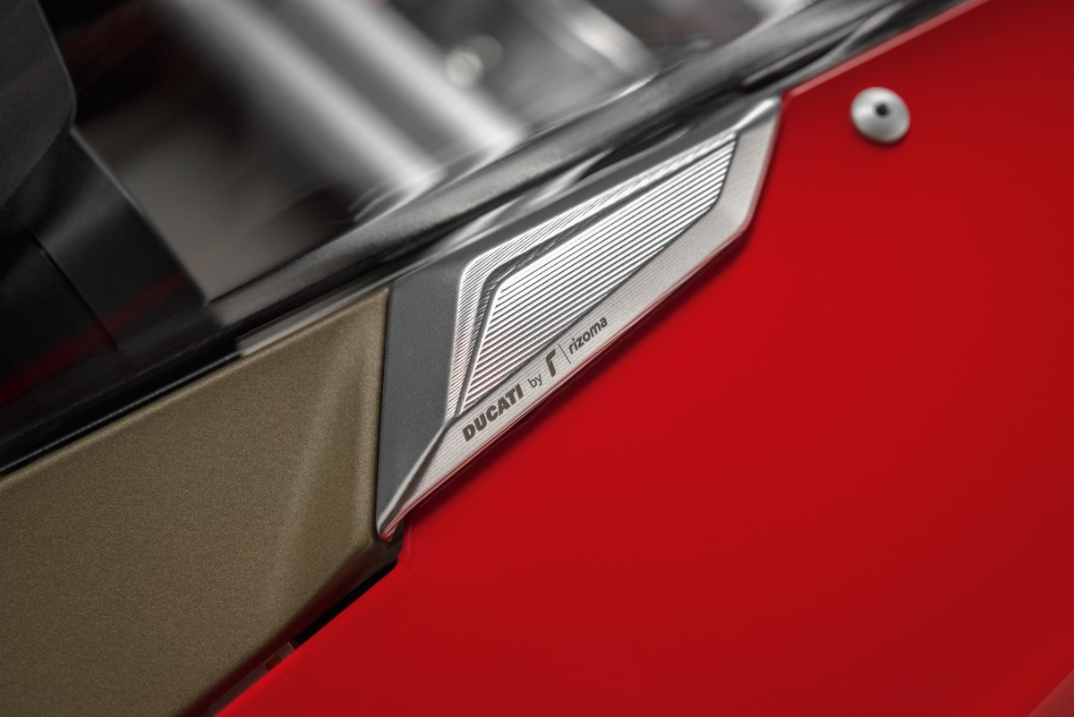 Abdeckung für Spiegelbohrungen